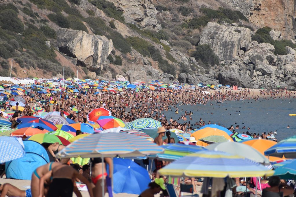 Previsioni turismo estate 2026 hotel Italia occupazione tariffe destinazioni