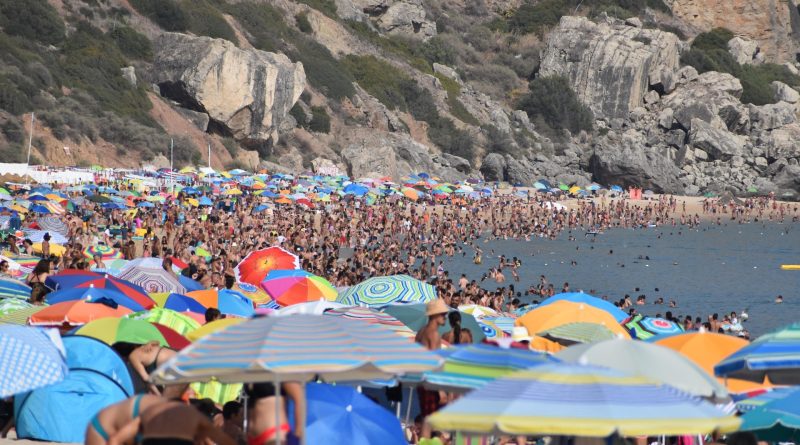 Previsioni turismo estate 2026 hotel Italia occupazione tariffe destinazioni
