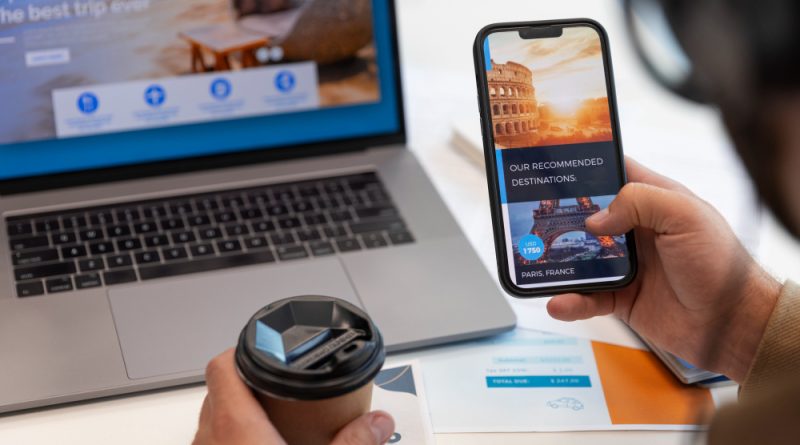 Expedia Intelligent Experience Platform AI distribuzione hotel 2026